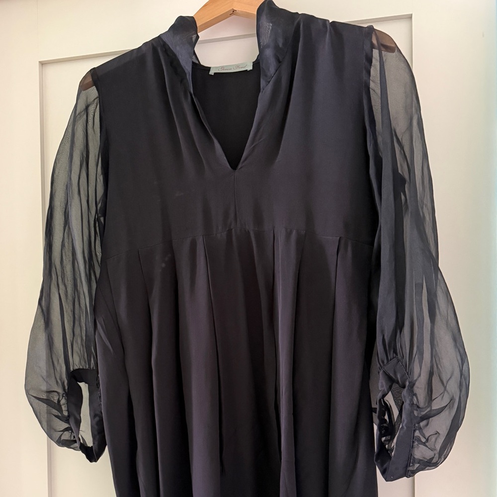 Geren Ford 100% silk Black mini dress with Sheer Sleeves